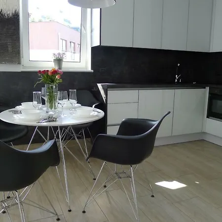 Impresja 42 Z Garazem Apartmán *