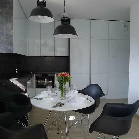 Impresja 42 Z Garazem