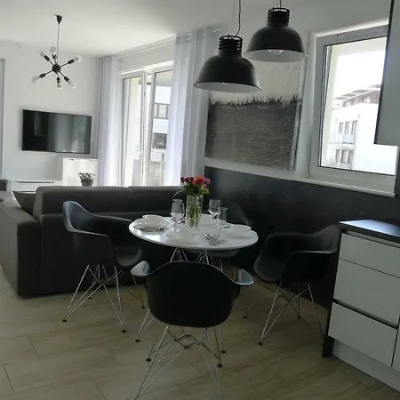 Impresja 42 Z Garazem Apartment Kolobrzeg