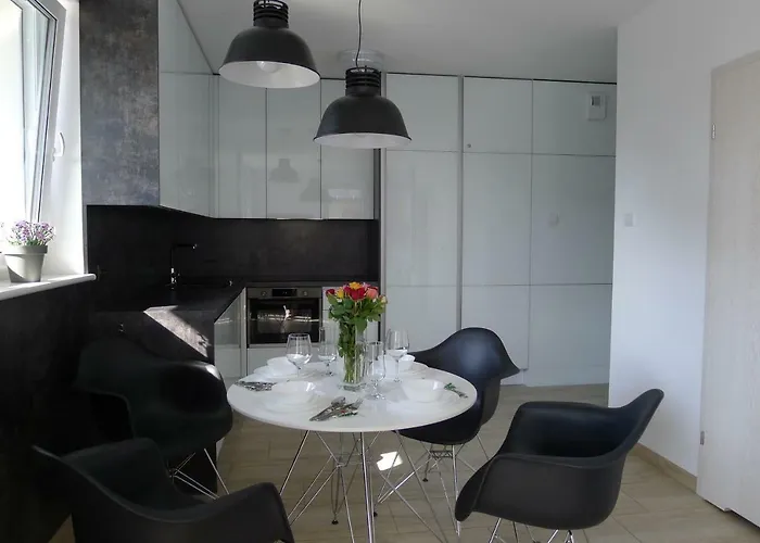 Impresja 42 Z Garazem