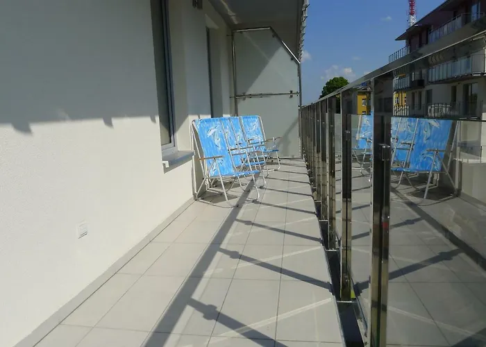 Impresja 42 Z Garazem * 科沃布热格