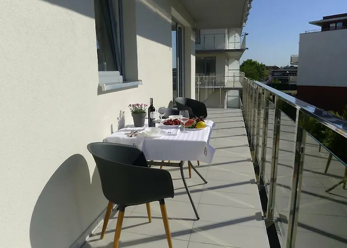 Impresja 42 Z Garazem * 科沃布热格